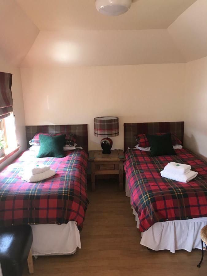 Garfield Guesthouse Дингуолл Экстерьер фото